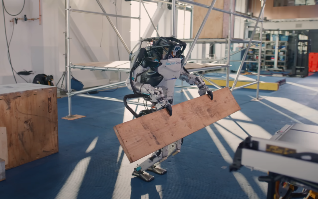 Boston Dynamics muestra su robot “Atlas” haciendo trabajos de construcción
